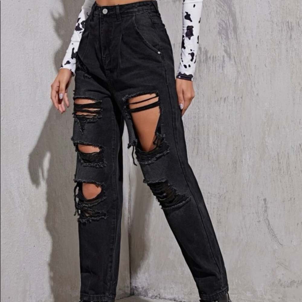 SOLD!!!!!! NWOT—Black Distressed Mom Jeans